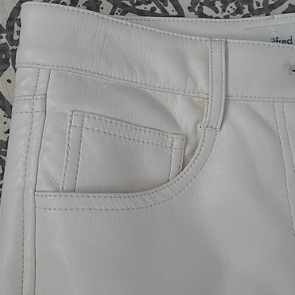 Aritzia Wilfred The Melina Birch High Rise Faux Leather Cropped Pant - Picture 16 of 16